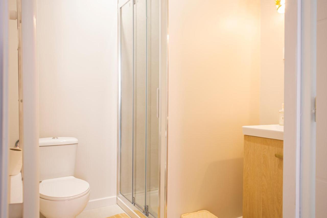 Ideal Pro & Couple - 2 Logements Theme Boho Chic Rdc & Dandy 1Er Etage - Quartier Calme - Jardin - Wifi Hd - Smart Tv - Parking Gratuit - Proche Centre & Transports - Ask Home Valenciennes Exterior foto